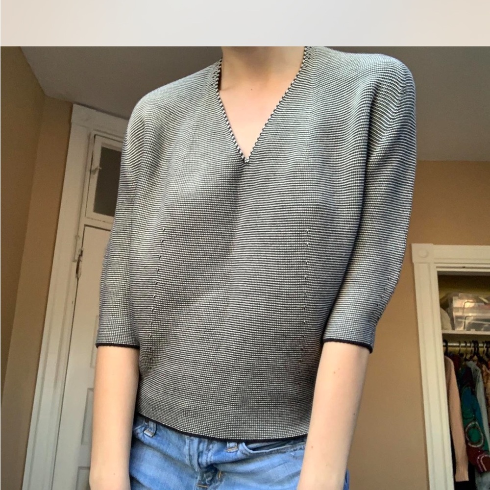 Uniqlo 3D Cocoon V-Neck Women's Cotton Sweater - Picture 2 of 11